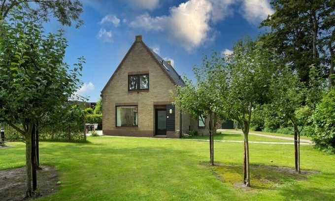 Westenschouwen House | Buitenplaats 147 enjoying vast lands nearby the sea