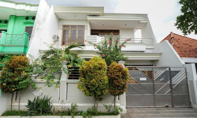 Surabaya House | Bumi Banyu Bening Syariah by ecommerceloka