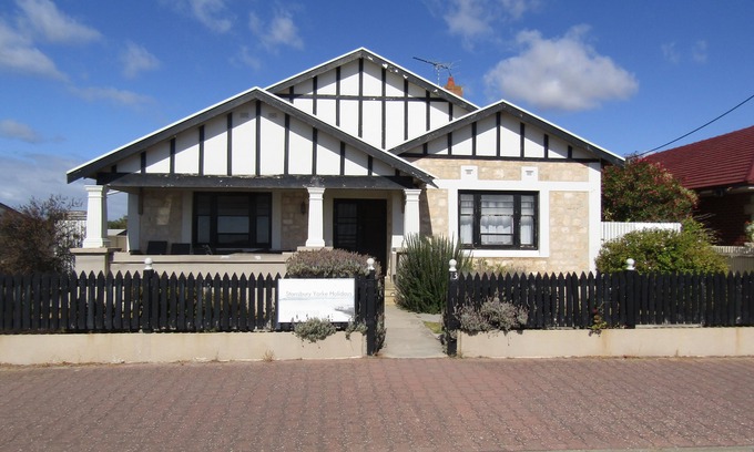 Dalrymple House | Bungalow at the Beach - Esplanade position! Excellent sea views!