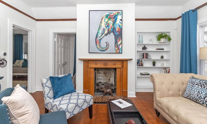 Broad Ripple House | Bungalow @ Broad Ripple! Next to Monon and BR Ave!
