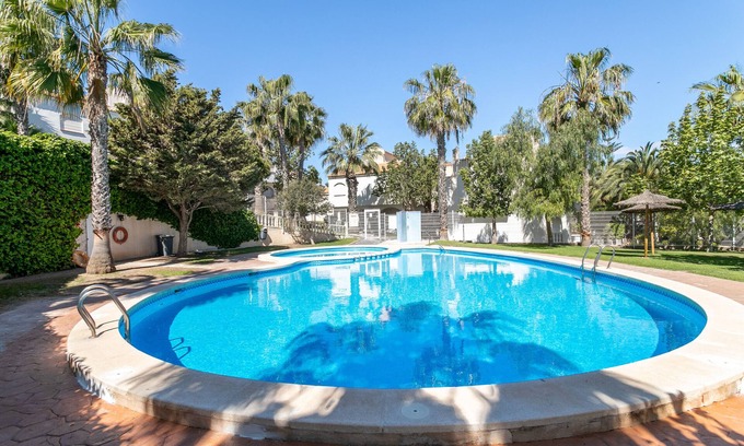 Los Arenales del Sol House | Bungalow 'Villa Matías' with Sea View, Wi-Fi and Air Conditioning