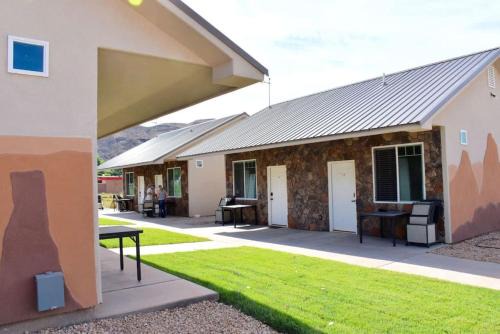 La Verkin House | Bunkhouse 1B Sleeps 4