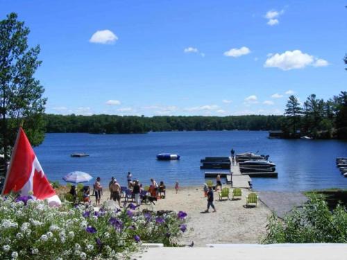 Seguin House | Bunkie 3 At The Lake On Muskoka Shores