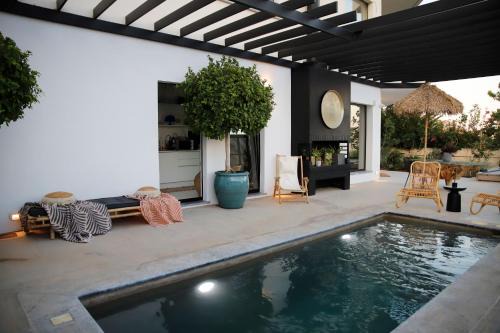 Saronikos Villa | Bunny Island Exquisite Villas