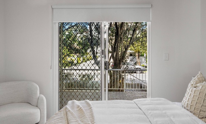 Burleigh Heads Apartment | Burleigh Breeze 2 Bed Beach Walk