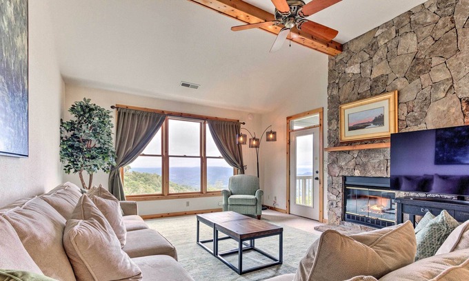 Mountain Air Condo | Burnsville Condo w/Balcony + Smoky Mtn. Views