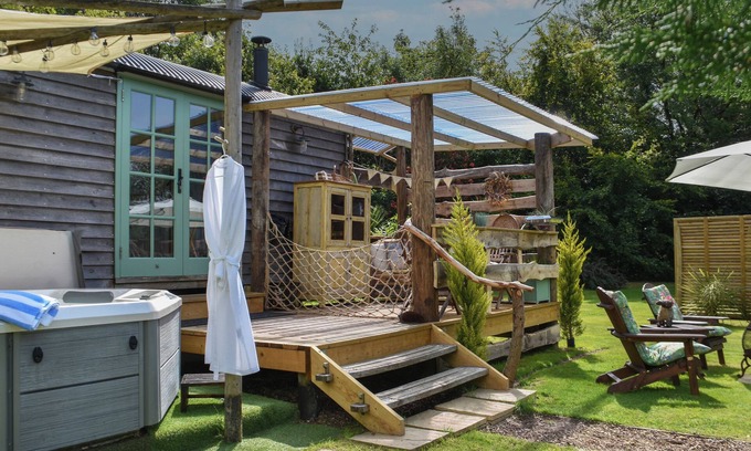 Swimbridge Cottage | Burr 2 Shepherds Hut