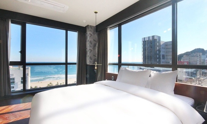 Haeundae Hotel | Busan Songjeong Brown dot