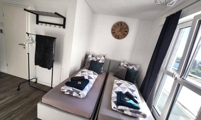 Neusass Old Town Apartment | Business apartment with Wifi, elevator & free parking