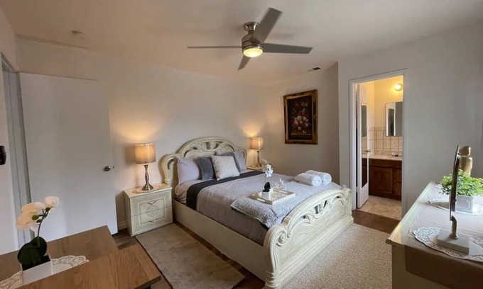 Riverside House | Business Class/Family Vacation/Large Backyard