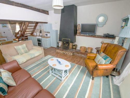 Holt House | Buttercup Cottage - Ukc2847