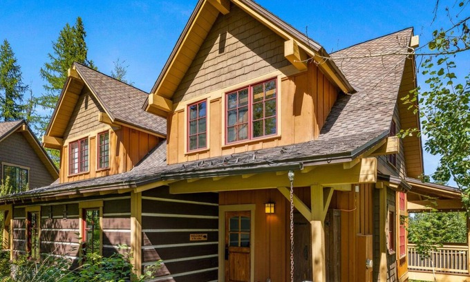 Tamarack Resort House | Buttercup Ridge @ Tamarack Resort | Quaint Ski In/Out | Pet OK | Hot Tub