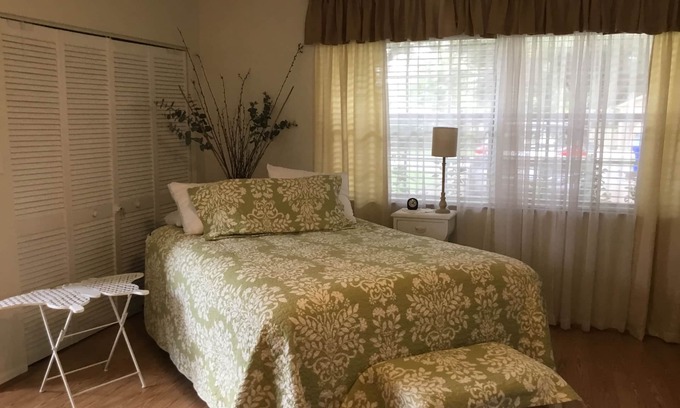 Mount Dora House | Butterfly House, Bedroom, Bath, Kitchen, Patio, Garden & Parking