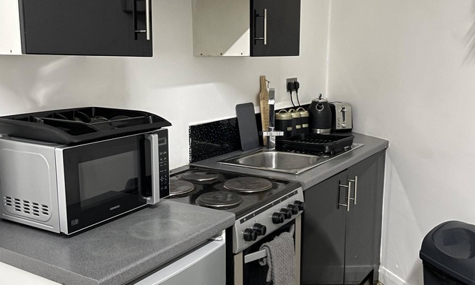Huddersfield Apartment | BV Lush Studio At Queensgate Huddersfield