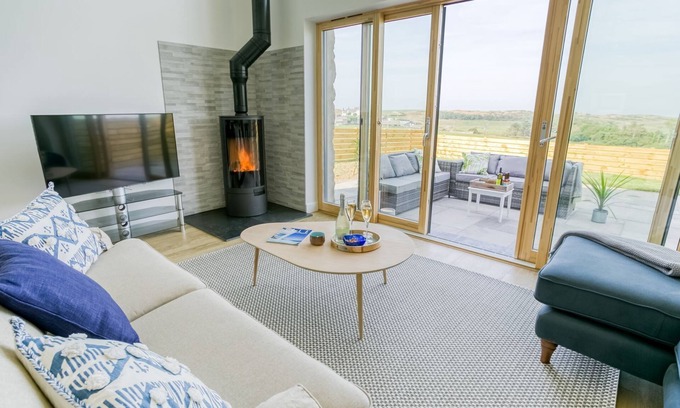 Cylch-Y-Garn Cottage | Bwncath & Hebog - a coastal that sleeps 8 guests in 4 bedrooms