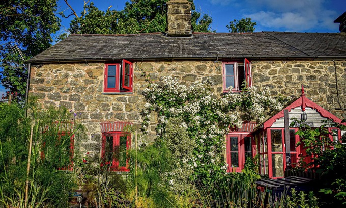 Cemmaes Cottage | BWTHYN DYFI, pet friendly, character holiday cottage in Cemmaes
