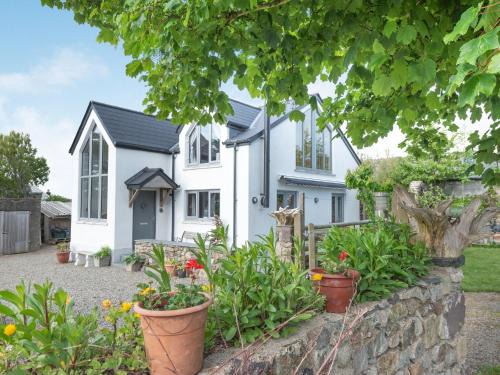 St Davids House | Bwthyn Y Bwlch