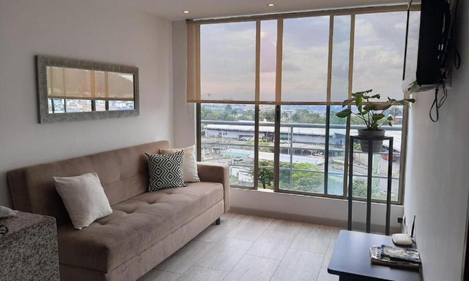Carmen Apartment | Cómodo Apartamento a 10 min del Aeropuerto