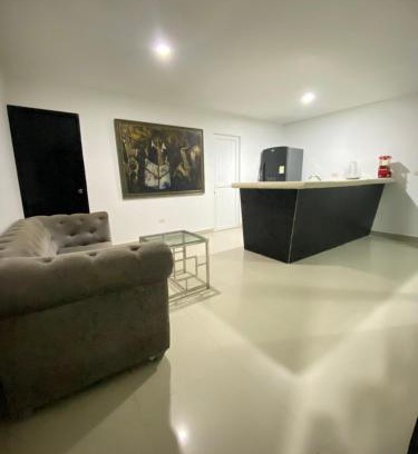 La Boquilla Apartment | Cómodo & Económico Apartamento en 3er Piso!