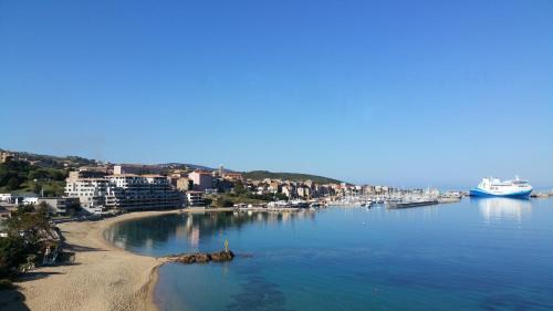 Propriano Apartment | côté plage