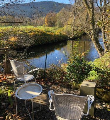 Saulxures-sur-Moselotte Apartment | Côté Rive, au bord de la rivière La Moselotte et terrasse