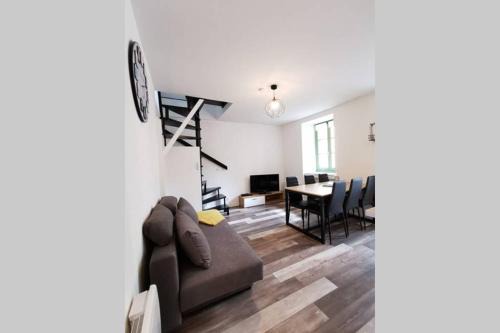 Dol-de-Bretagne Apartment | "CŒUR de Dol" - Duplex Confortable et Cozy