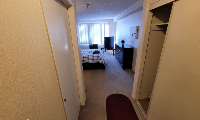 Pico - Robertson Hotel | (C12) Steps away from Beverly Hills Unit