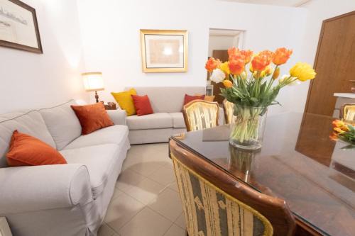 Imola Apartment | Ca' Spadoni, centro storico, piano terra, ingresso indipendente, teatro, parcheggio,