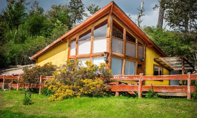 Lago Escondido House | Cabaña de las Flores