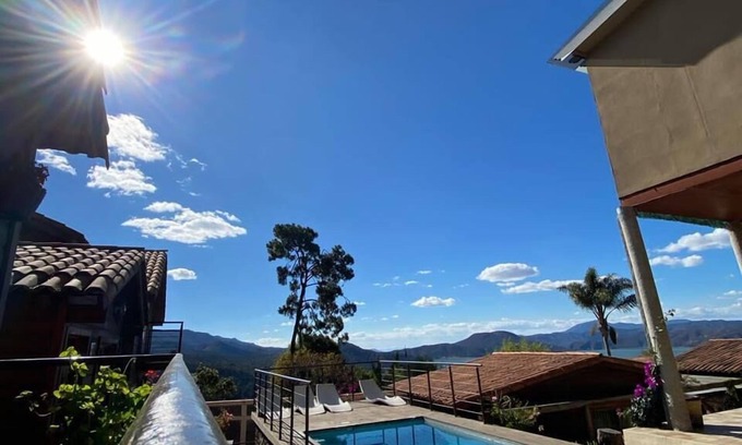 Valle de Bravo Hotel | Cabañas Treje
