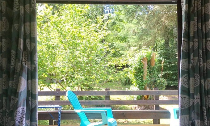 Cenarth House | Caban Bach - The Little Cabin. Cosy cabin with huge sunny deck.