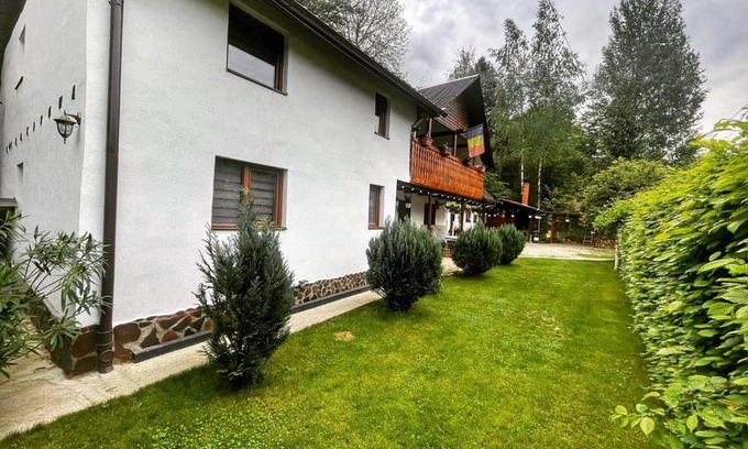 Avrig House | Cabana Tudor