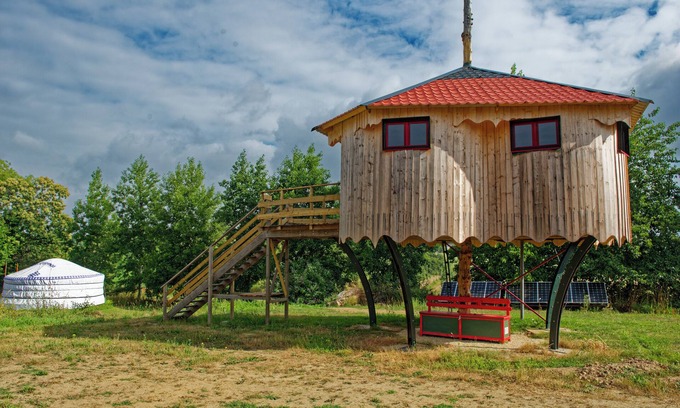 Clohars-Carnoet Cabin | Cabane perchée sud Finistère : flower hut