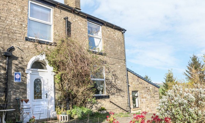 High Peak Cottage | Cabin ∙ 1 bedroom ∙ 2 guests