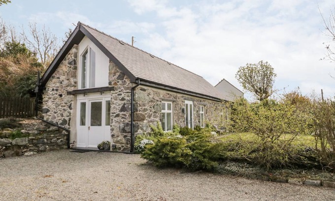 Penisarwaun Cottage | Cabin ∙ 1 bedroom ∙ 4 guests