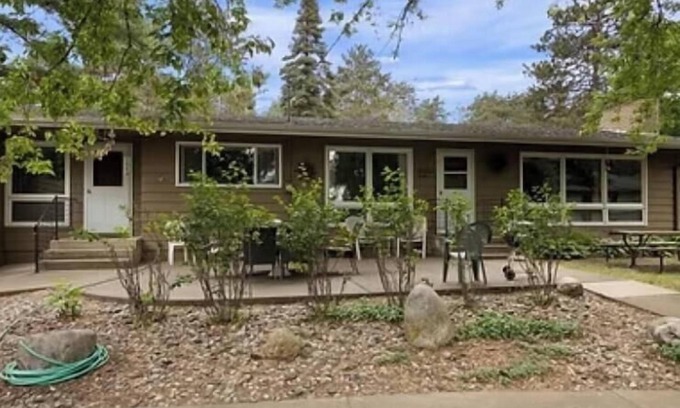 Pine River Apartment | Cabin 13 at Heath's Resort