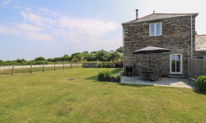 Tredinnick Cottage | Cabin ∙ 2 bedrooms ∙ 4 guests