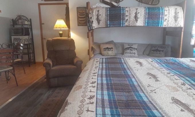 Blue Mountain Lake Cabin | Cabin 2 - Unit 3 sleeps 5 people