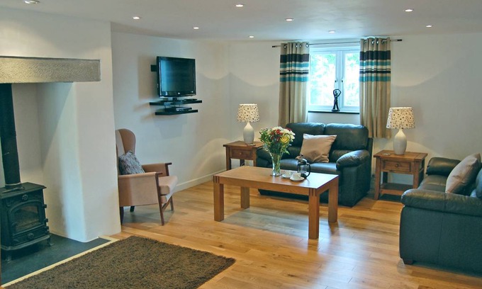 Helstone Cottage | Cabin ∙ 3 bedrooms ∙ 6 guests