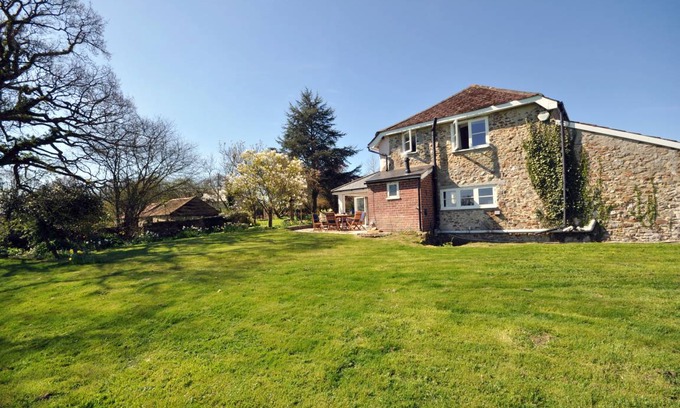 Axminster Cottage | Cabin ∙ 4 bedrooms ∙ 8 guests
