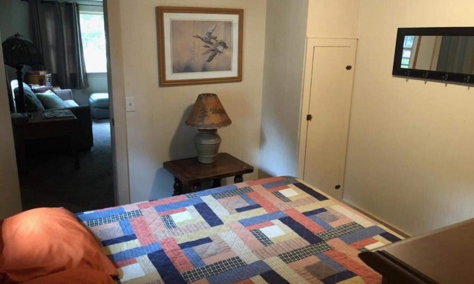 Birchwood Cabin | Cabin 5 - Pet Friendly updated 3 bedroom Cabin with 1 Boat Slip Included