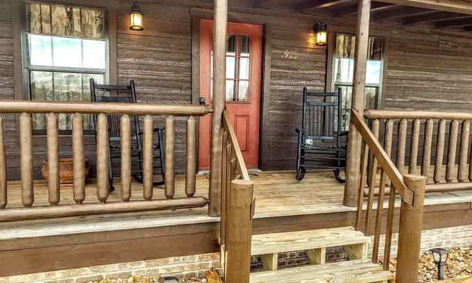 Hilham Cabin | Cabin at the entrance of Standing Stone State Park and near Dale Hollow Lake.