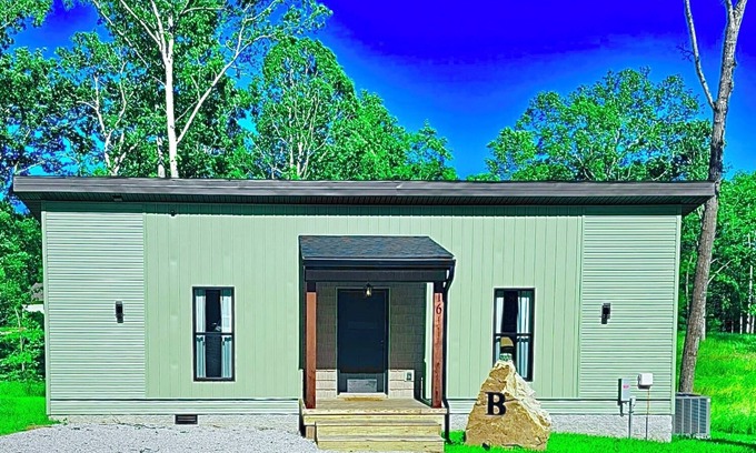 Crossville Cabin | Cabin B - Basses Creek Cabins - Nature, Golf, swim, hike!
