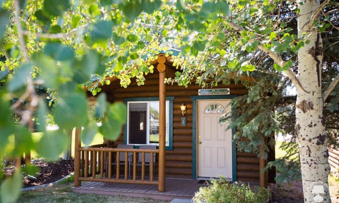 Thayne Cabin | Cabin Creek Inn - Standard Double Queen by Highway