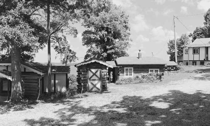 Osage Beach Cabin | Cabin No. 7 @ The Old Swiss Village - Lake Front!