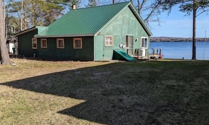 Au Train Cabin | Cabin on Au Train Lake in the Upper Peninsula
