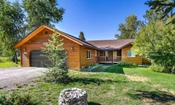 Thayne House | Cabin on the Green at Star Valley Ranch Wyoming