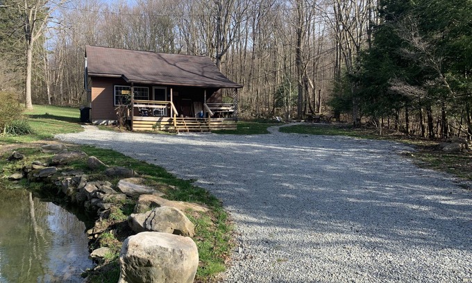 Rockwood Cabin | Cabin w/Hot Tub on Small Pond