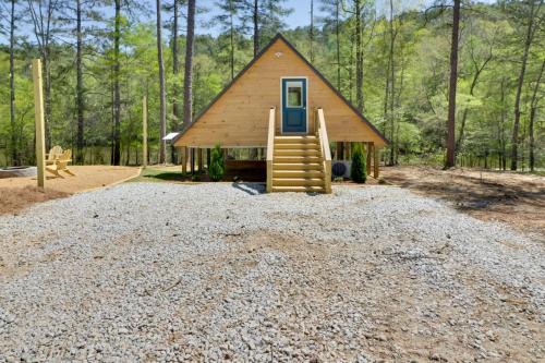 Heflin Apartment | Cabin with Lake Access Near Talladega Natl Forest