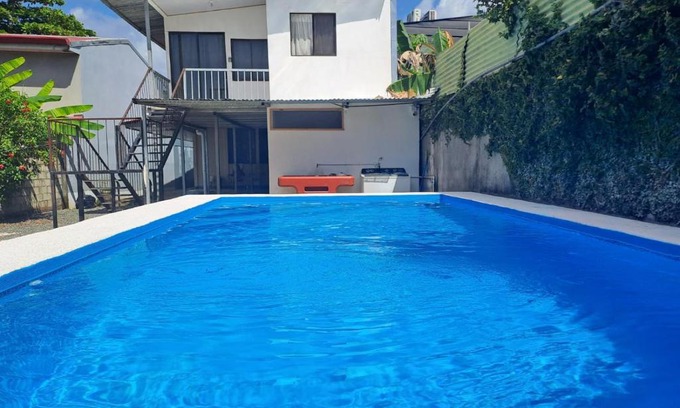 Brasilito Apartment | Cabina Privada en Segundo piso con piscina, a 2 min caminando de la playa